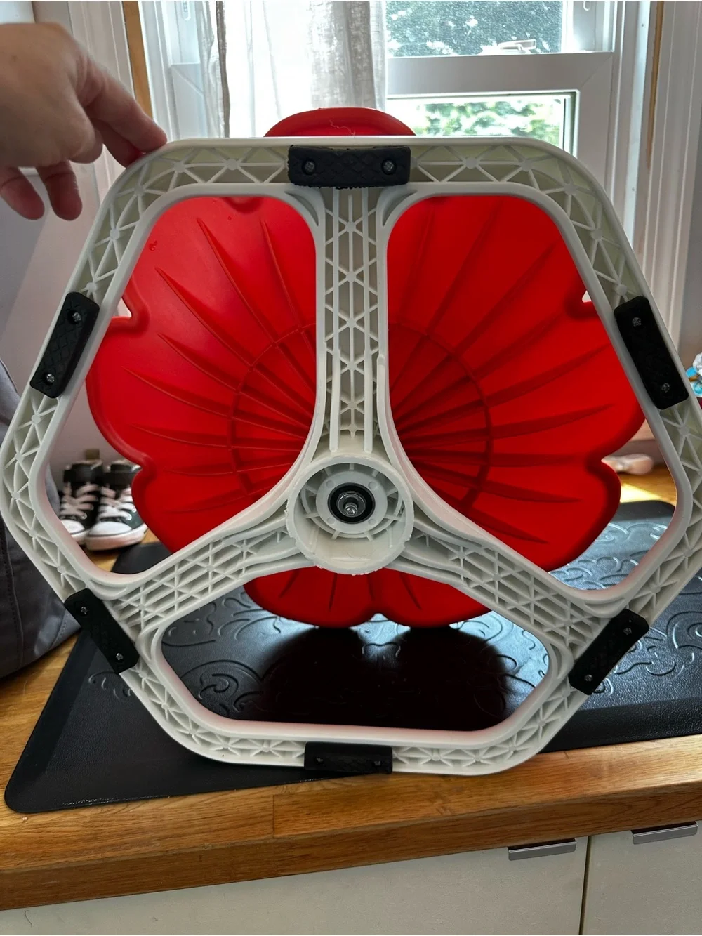 Toddler swivel chair Red Flower